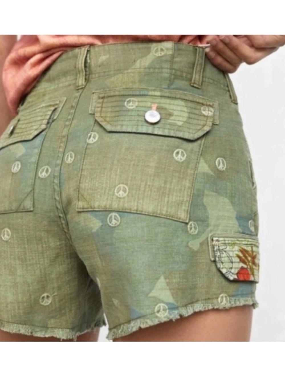 Anthropologie Pilcro Peace Camo Shorts